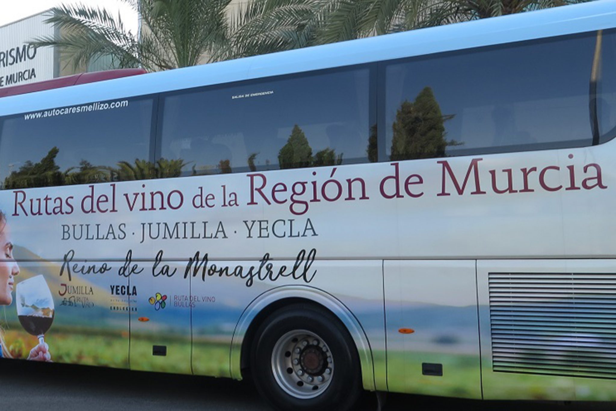 El Bus Del Vino Vuelve A Las Tres Rutas Del Vino De La Región De Murcia